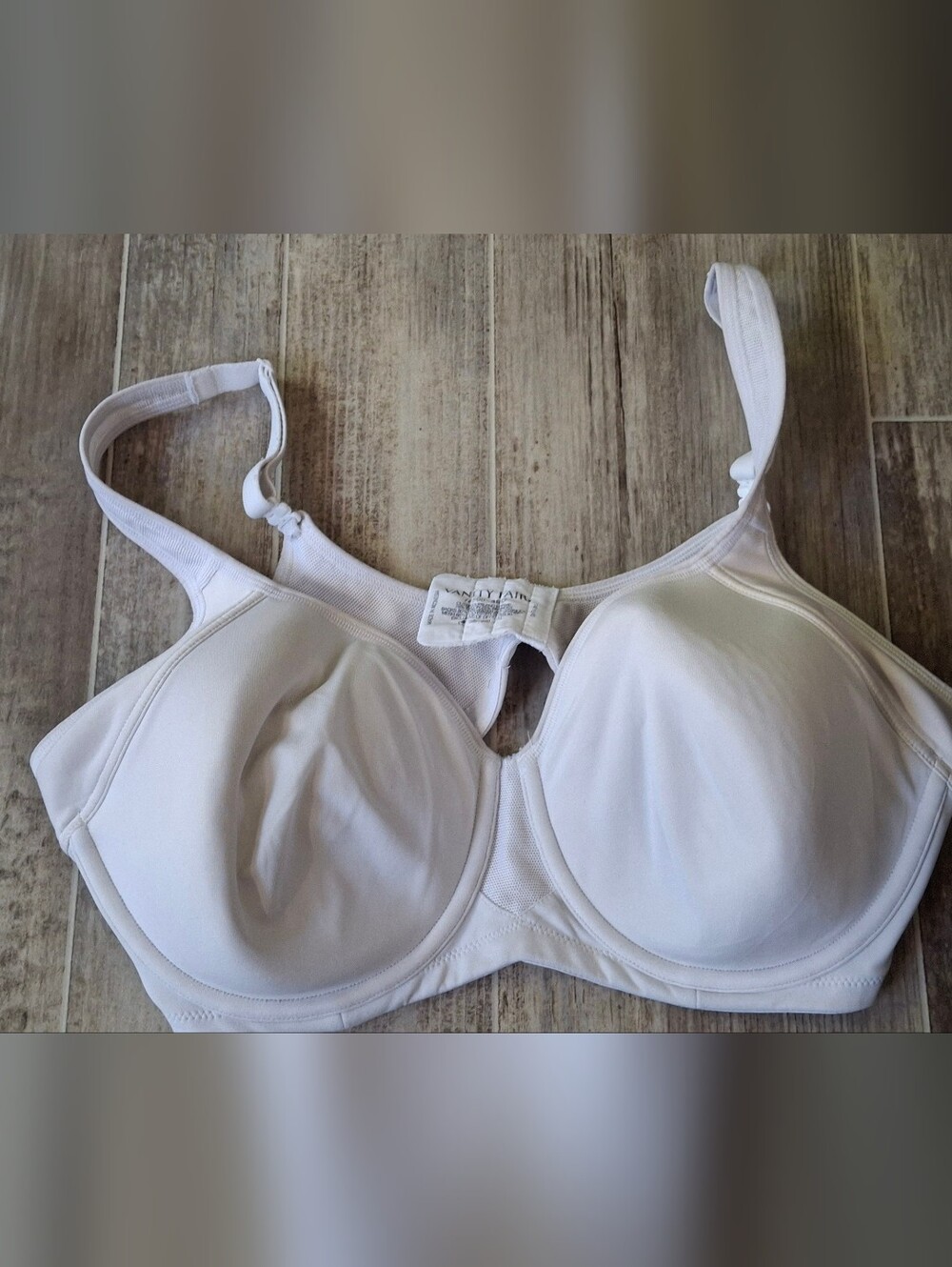 Womens Functional Minimalist Athletic Comfort Vanity Fair Bra Size 38D. A&A